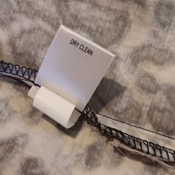 Dana Buchman Animal Print Zip-Up Jacket. Leopard. Mobwife - Picture 10 of 11